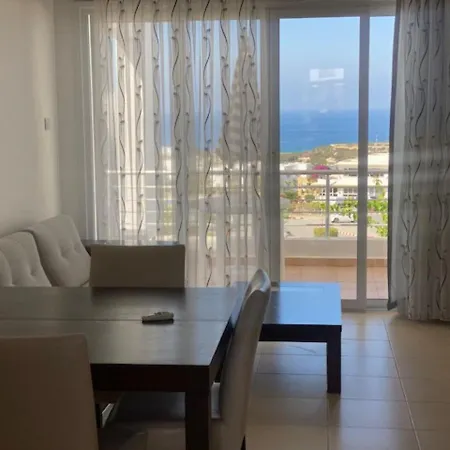 Penthouse With Breathtaking Panoramic Views Of Mediterranean Sea & Mountains شقة *